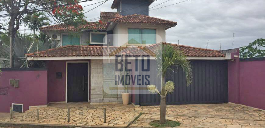 Casa com 5 Quartos e 4 suítes à Venda ou Locação, 380 m²