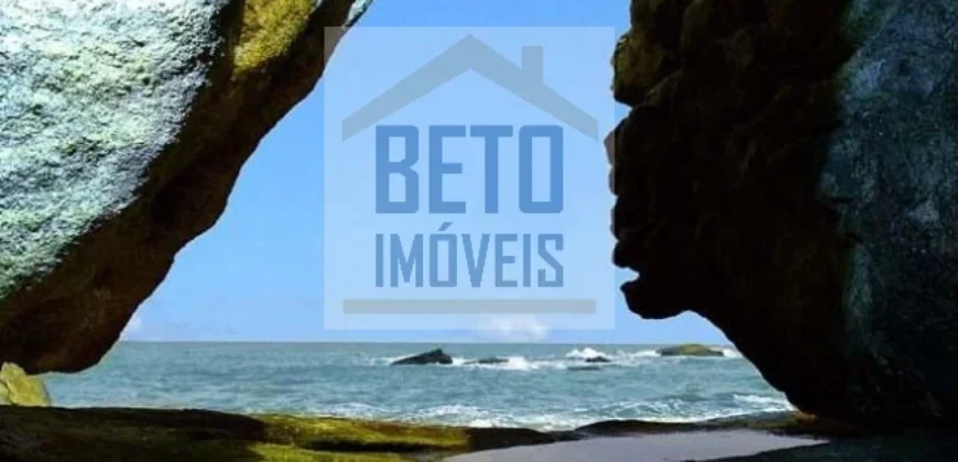 Casa com 2 Qtos 1 suíte e 2 banheiros à Venda, 70 m² por R$ 330.000
