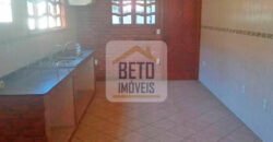 Sobrado com 3 Quartos e 3 banheiros à Venda, 180 m² por R$ 560.000