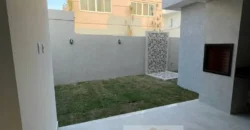 Casa com 3 Quartos e 4 banheiros à Venda, 190 m² por R$ 990.000