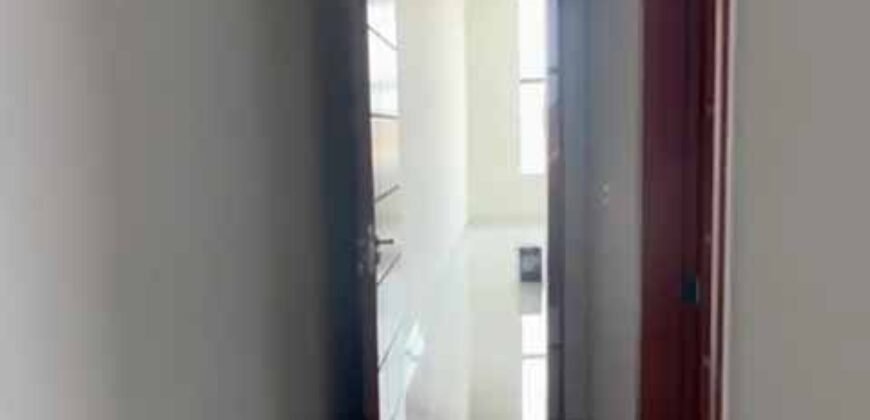 Casa com 2 Qtos 1 suíte e 2 banheiros à Venda, 70 m² por R$ 330.000