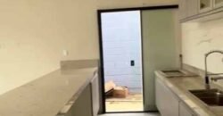 Casa com 2 Qtos 1 suíte e 2 banheiros à Venda, 70 m² por R$ 330.000