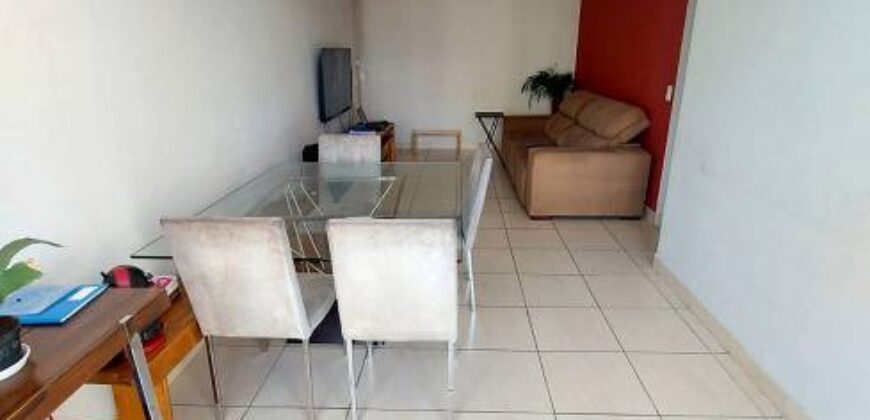 Apartamento com 3 Quartos e 1 banheiro à Venda, 125 m² por R$ 350.000