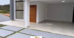 Casa com 4 Quartos e 3 banheiros à Venda, 205 m² por R$ 1.200.000