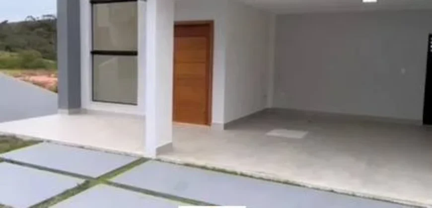 Casa com 4 Quartos e 3 banheiros à Venda, 205 m² por R$ 1.200.000