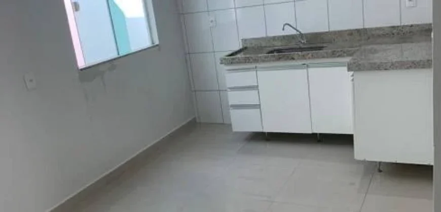 Casa com 3 Quartos e 3 banheiros à Venda, 110 m² por R$ 520.000