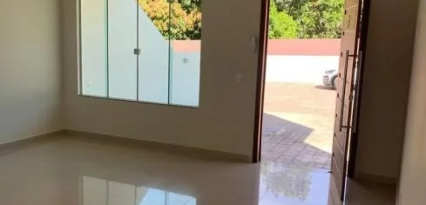 Casa com 3 Quartos e 3 banheiros à Venda, 110 m² por R$ 520.000