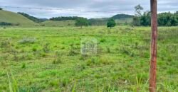 Fazenda 206 alqueires, beirando Rio São João e BR 101 com 2 km