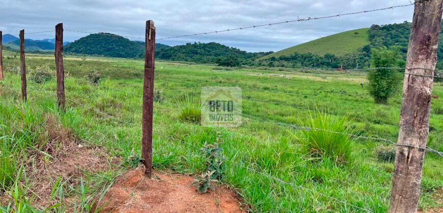 Fazenda 206 alqueires, beirando Rio São João e BR 101 com 2 km