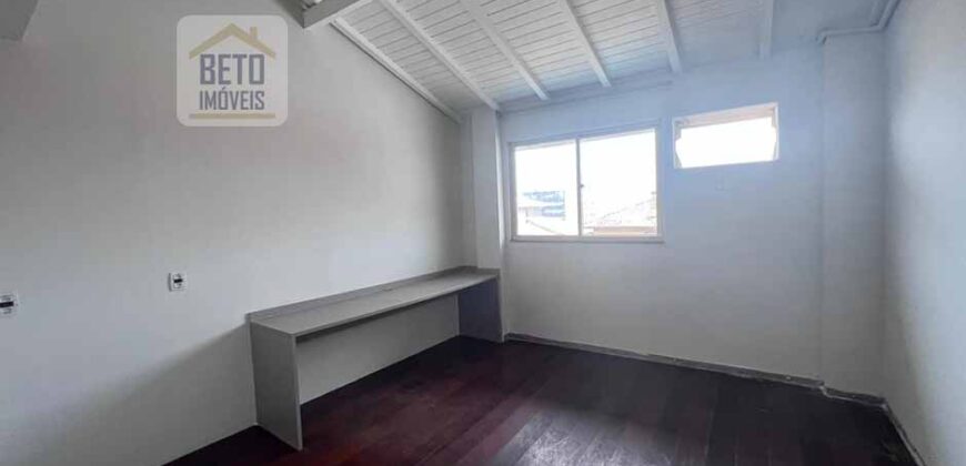 Linda Casa p Alugar com 4 qtos  3 suíte 340m² na Cancela Preta/ Macaé RJ