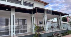 Linda Casa com 3 Quartos e 5 banheiros para Alugar, 380 m² por R$ 6.000/Mês