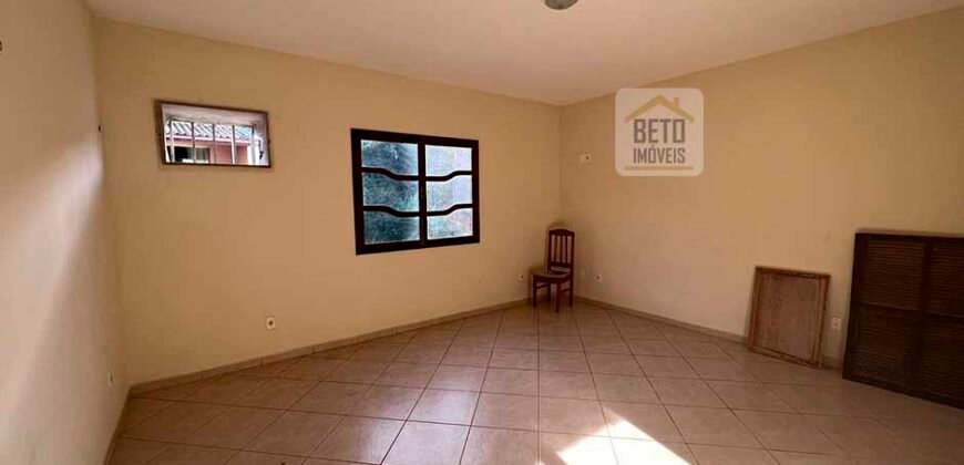 Casa com 2 Quartos e 4 banheiros à Venda, 130 m² por R$ 550.000 em Miramar