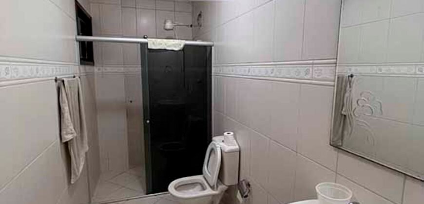 Casa com 2 Quartos e 4 banheiros à Venda, 130 m² por R$ 550.000 em Miramar