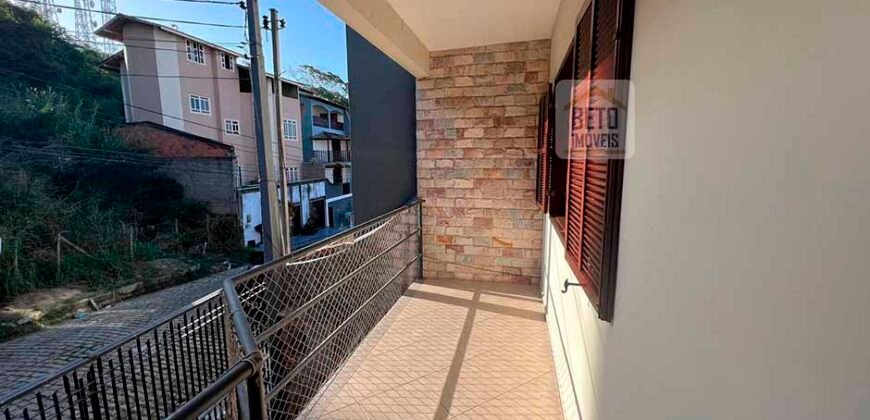 Casa com 2 Quartos e 4 banheiros à Venda, 130 m² por R$ 550.000 em Miramar