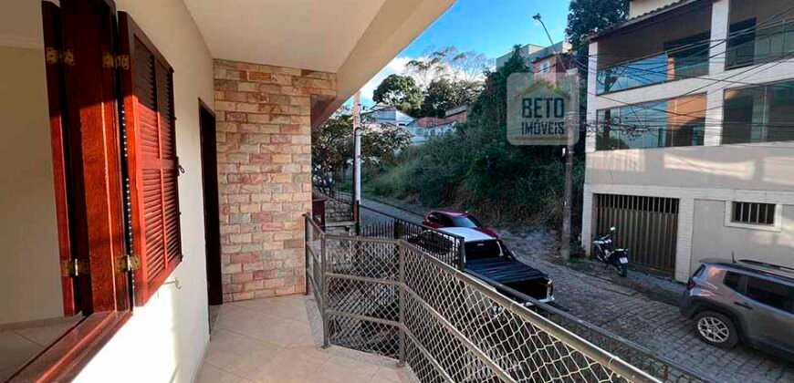 Casa com 2 Quartos e 4 banheiros à Venda, 130 m² por R$ 550.000 em Miramar
