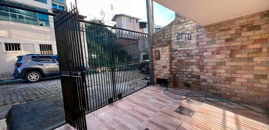 Casa com 2 Quartos e 4 banheiros à Venda, 130 m² por R$ 550.000 em Miramar