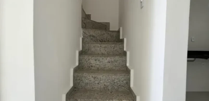 Casa Duplex para Locação 75m² 2 Qtos 2 Suítes Ar condicionado na Lagoa | Macaé/ RJ