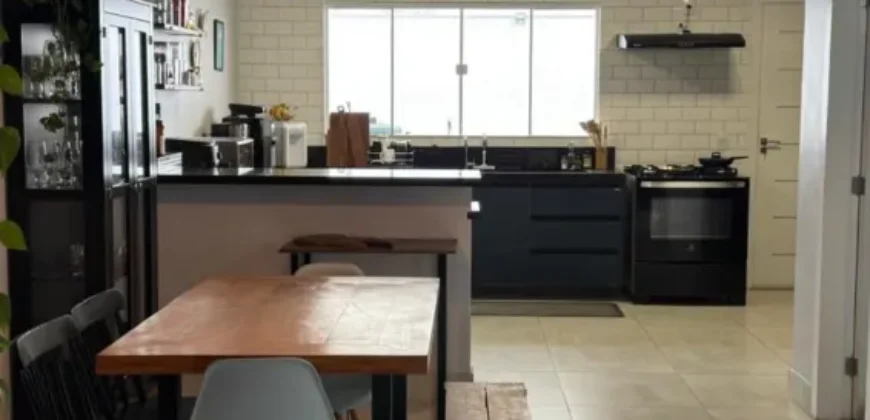 Casa Moderna 150m² com 3 Suítes e Energia Solar para Aluguel na Lagoa | Macaé/RJ