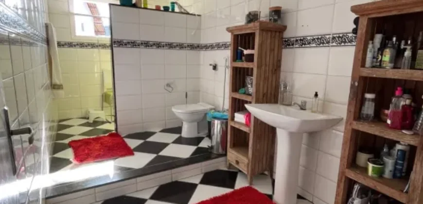 Espetacular Casa Duplex p/ Alugar 2000 m² 4 Qtos 3 Suítes na Granja dos Cavaleiros | Macaé/RJ