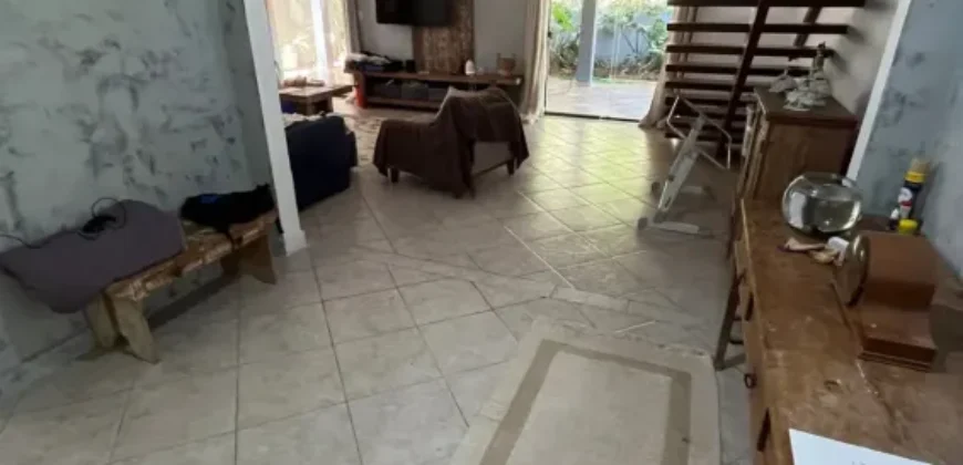 Espetacular Casa Duplex p/ Alugar 2000 m² 4 Qtos 3 Suítes na Granja dos Cavaleiros | Macaé/RJ