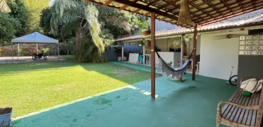 Espetacular Casa Duplex p/ Alugar 2000 m² 4 Qtos 3 Suítes na Granja dos Cavaleiros | Macaé/RJ