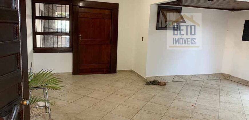 Casa Duplex à Venda e Aluguel com 250 m² 5 Qtos 2 Suítes na Glória | Macaé/ RJ